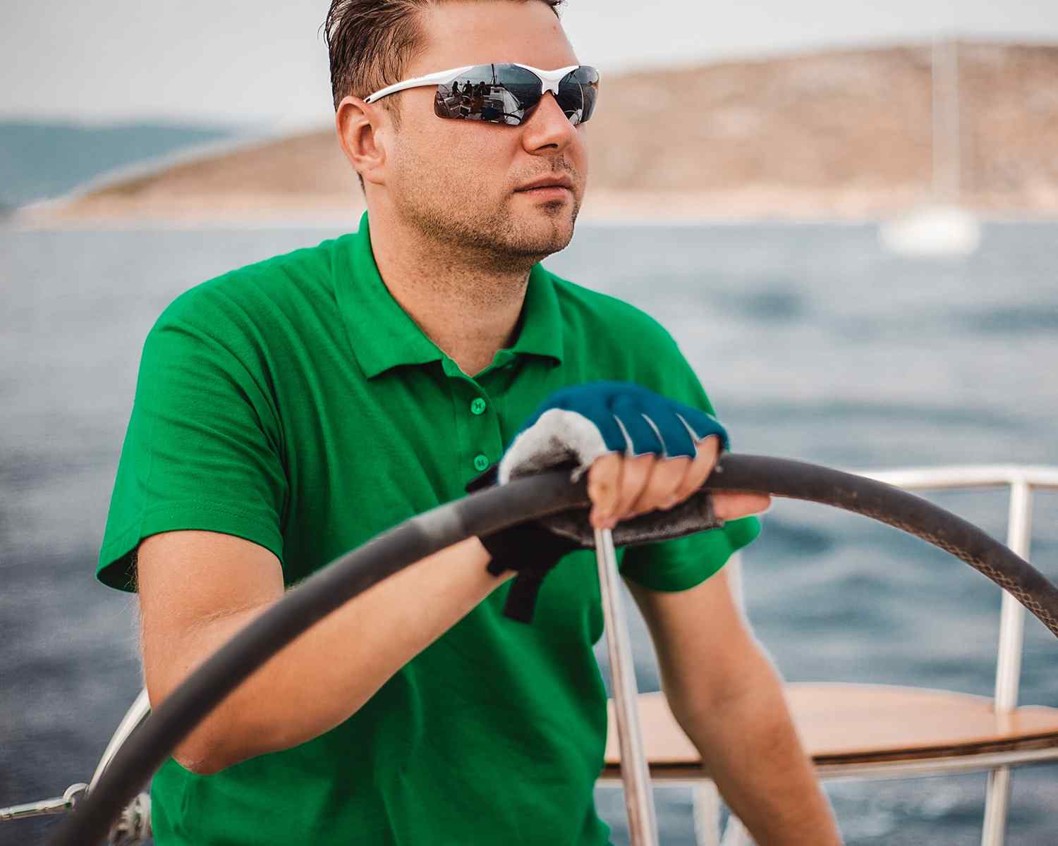 https://aqualogcharters.com/wp-content/uploads/2019/02/team_01.jpg